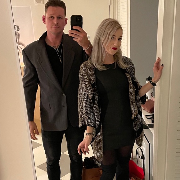 New Kid in Town - Picture 8 of 15